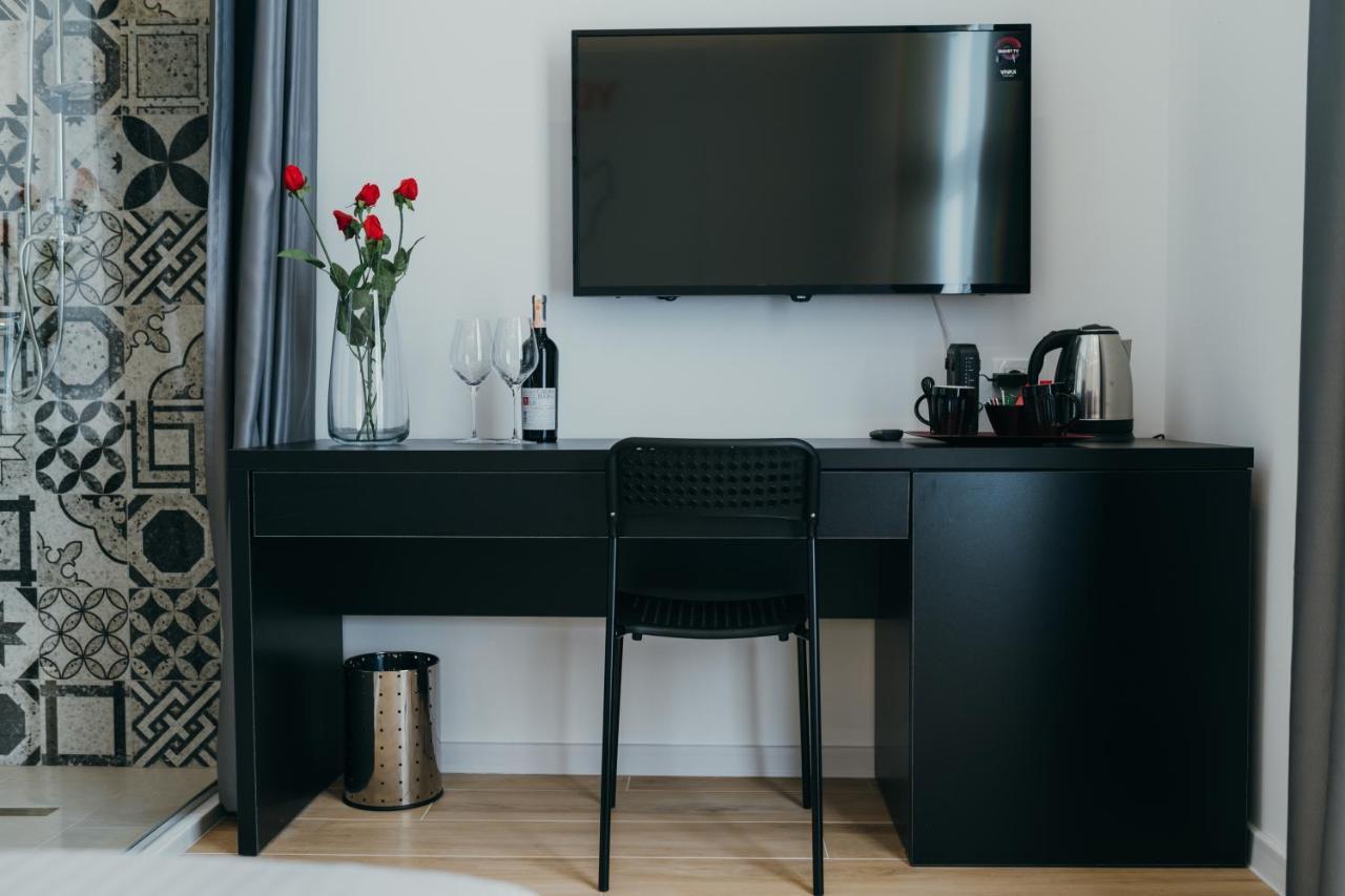 Poppy Downtown Suites Sarajevo Сараево Экстерьер фото