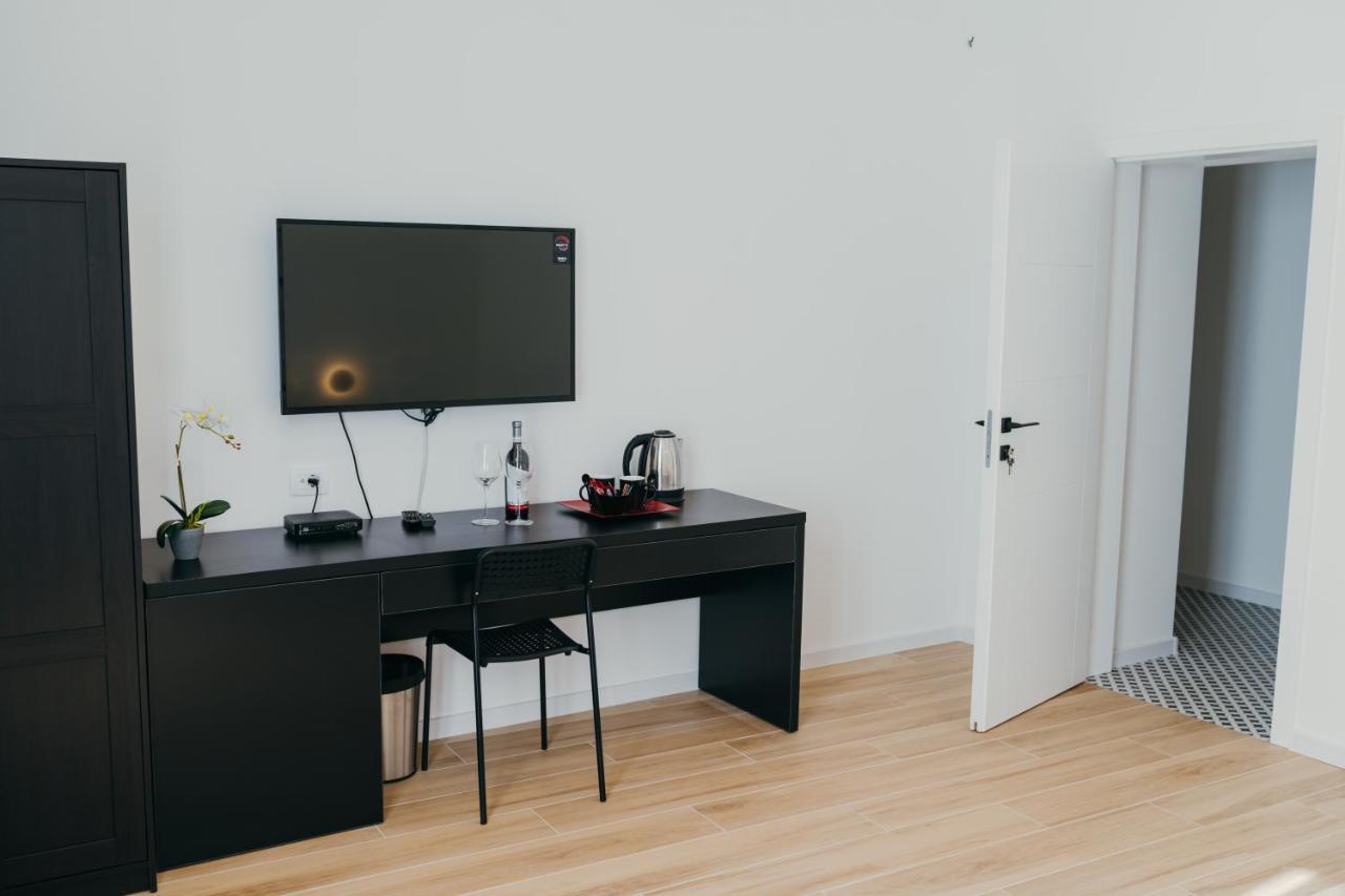 Poppy Downtown Suites Sarajevo Сараево Экстерьер фото